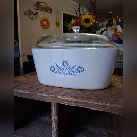 Vintage CorningWare P-84-B Blue Cornflower 4 Quart Dutch Oven + Lid - Picture 3 of 6